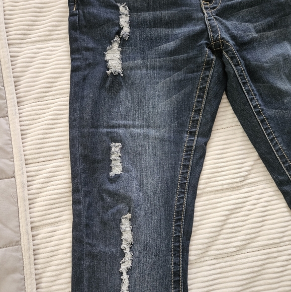 Indigo Rein Distressed Blue Jeans Cropped Size 11 - Picture 3 of 14